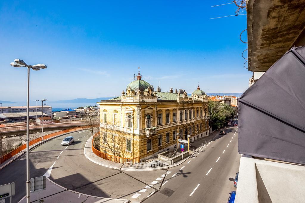 Studio Apartman Piramida Rijeka Extérieur photo